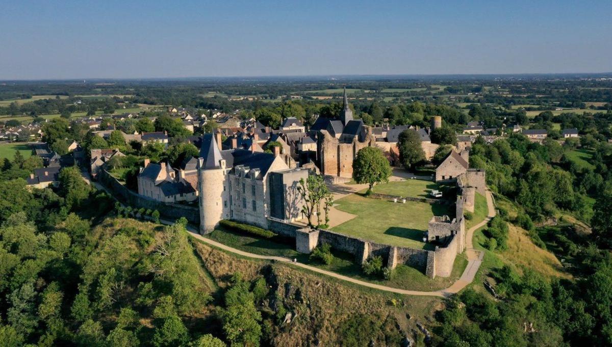 L'Atypique Hyper Centre Wifi Et Netflix Gratuit Apartment Mayenne Exterior photo