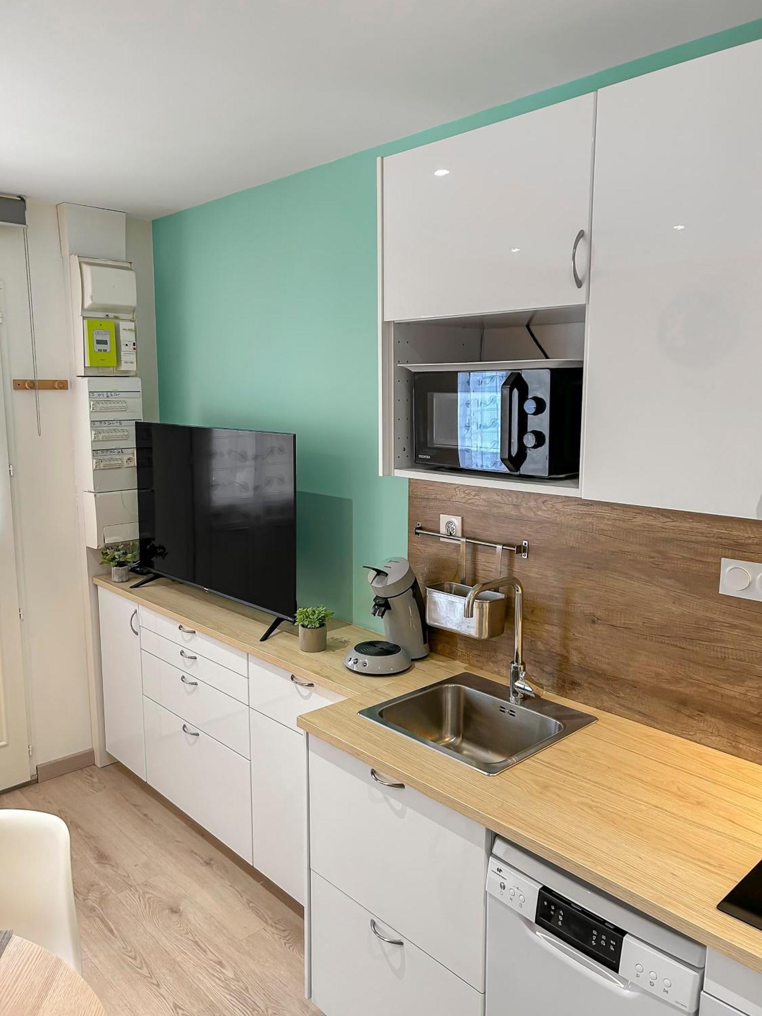 L'Atypique Hyper Centre Wifi Et Netflix Gratuit Apartment Mayenne Exterior photo