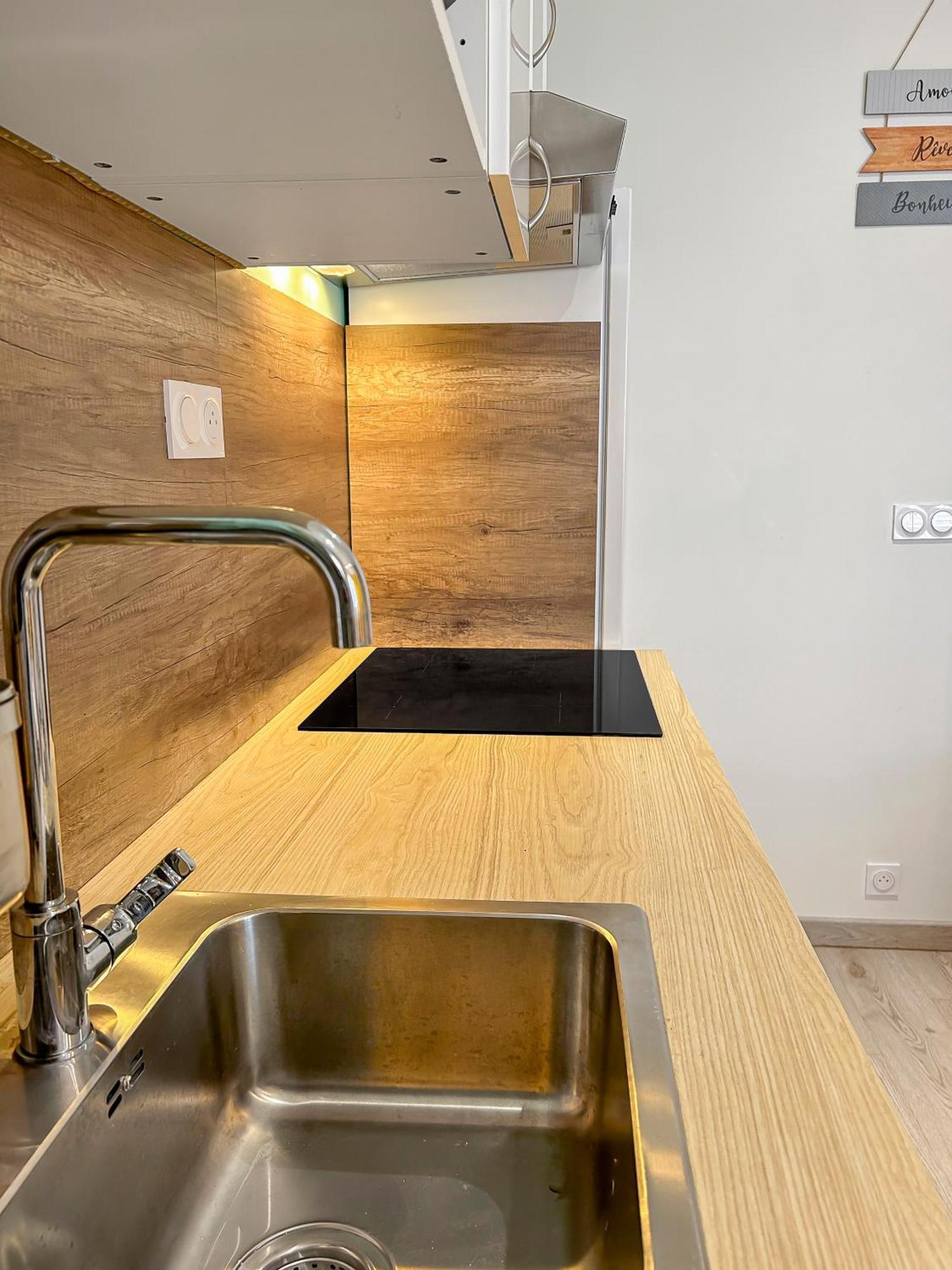L'Atypique Hyper Centre Wifi Et Netflix Gratuit Apartment Mayenne Exterior photo
