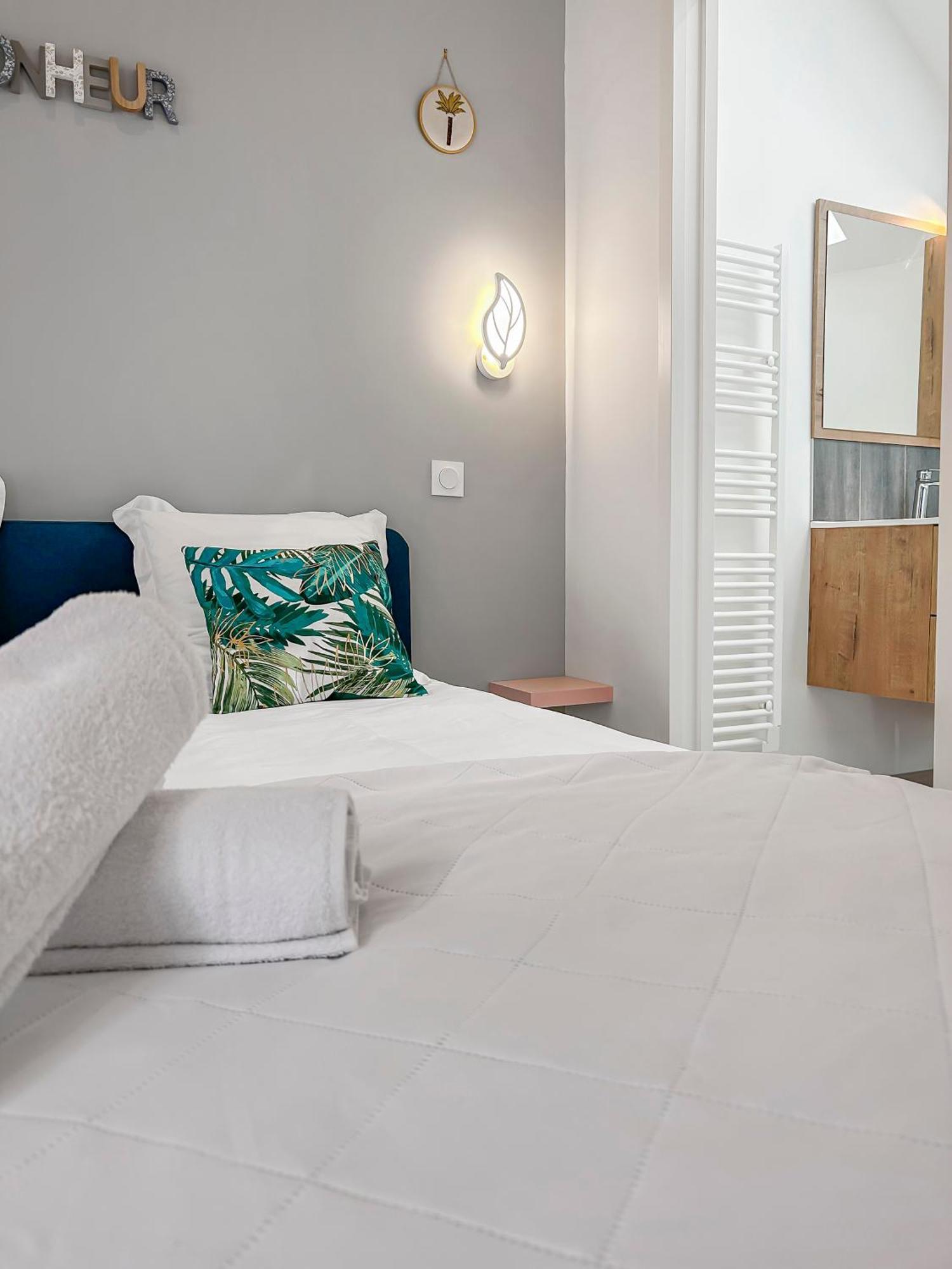 L'Atypique Hyper Centre Wifi Et Netflix Gratuit Apartment Mayenne Exterior photo